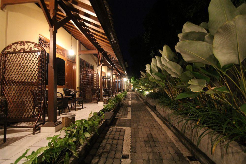 Paradiso Beach Inn Kuta Lombok Buitenkant foto