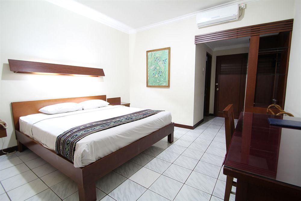 Paradiso Beach Inn Kuta Lombok Buitenkant foto