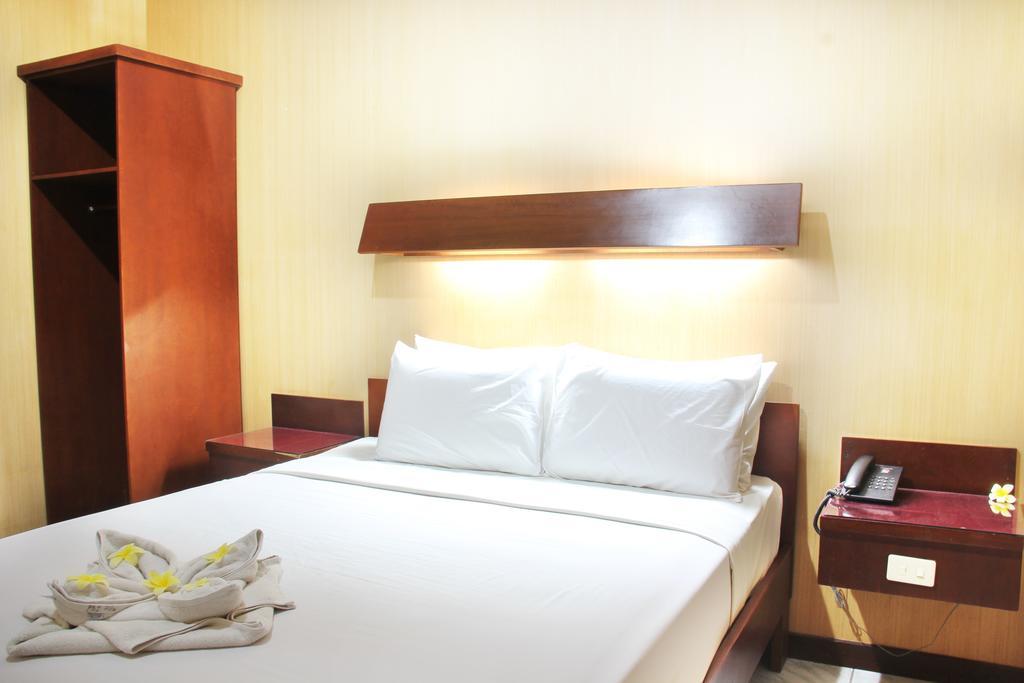 Paradiso Beach Inn Kuta Lombok Buitenkant foto