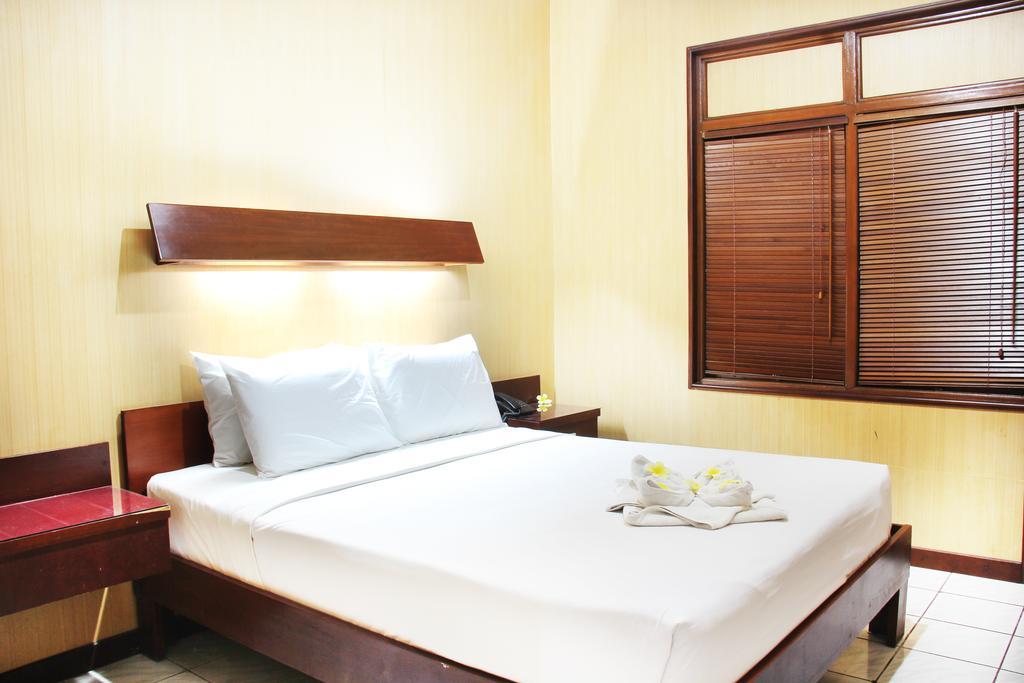 Paradiso Beach Inn Kuta Lombok Buitenkant foto