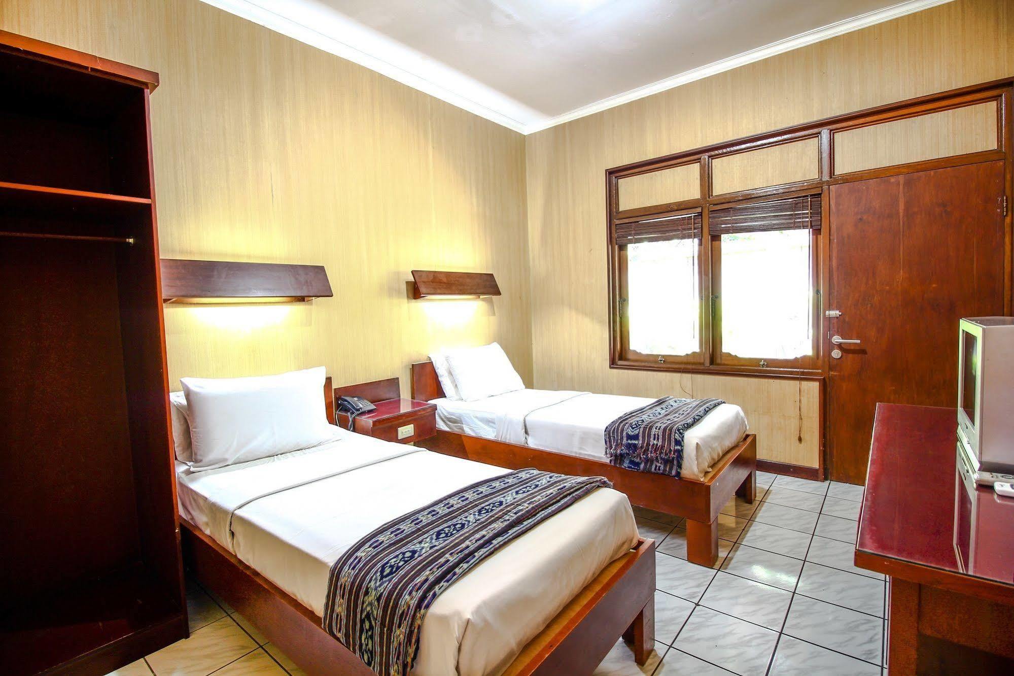 Paradiso Beach Inn Kuta Lombok Buitenkant foto